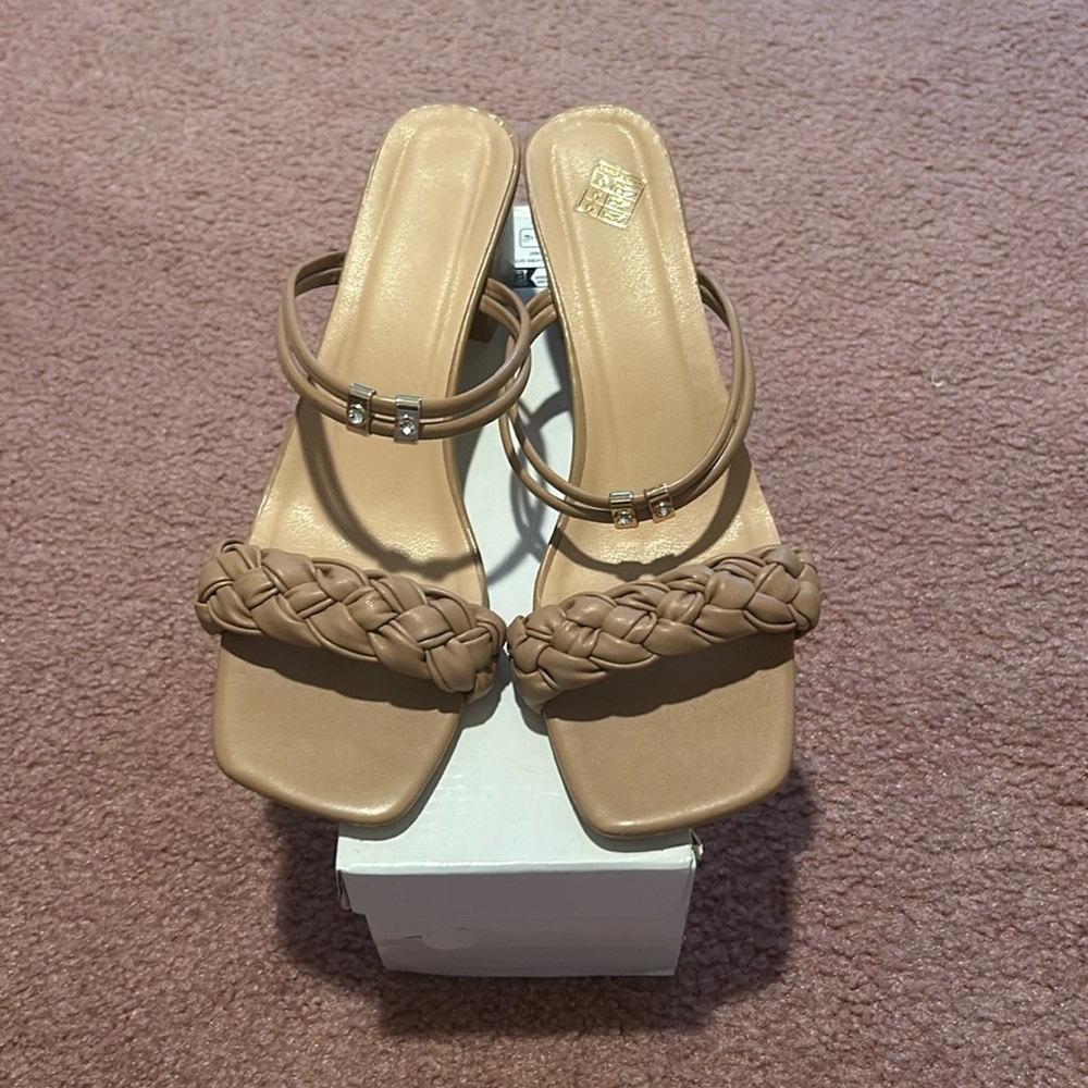 tan block heel - Picture 3 of 5